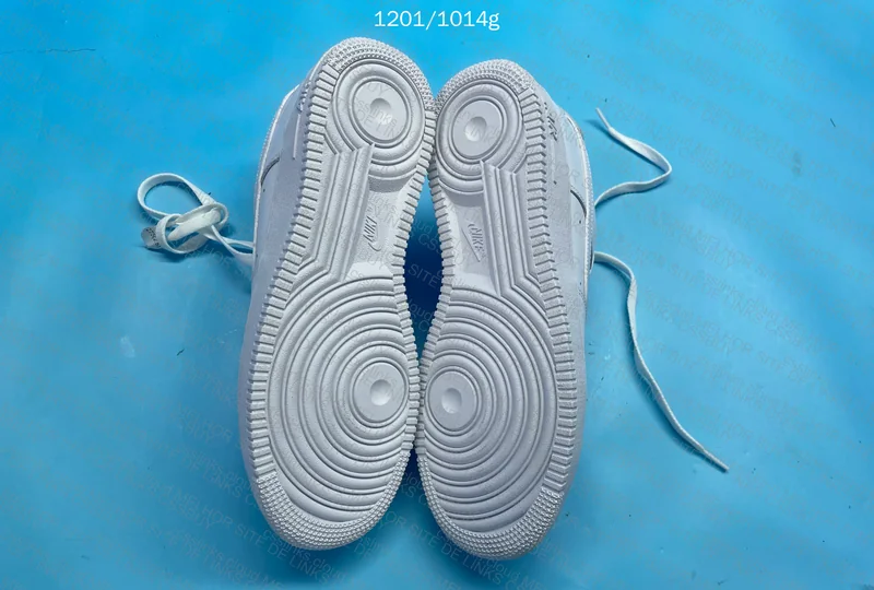 AF1 Triple White 9