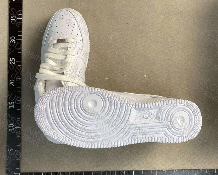 AF1 Triple White 4