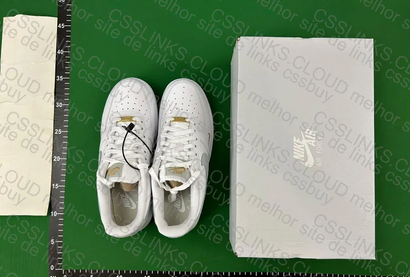 AF1 White Grey Gold 4