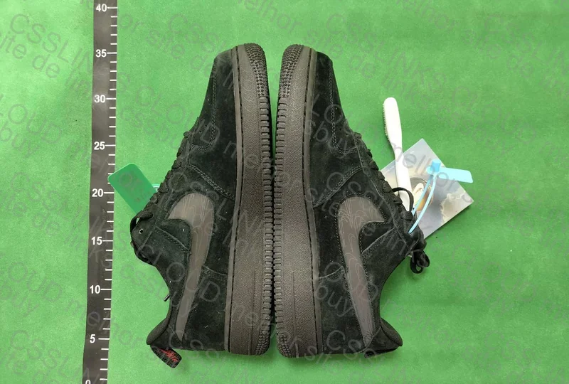 Air Force 1 '07 LV8 'Reflective Swoosh' 3