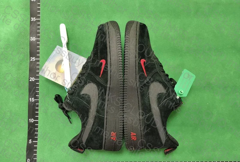 Air Force 1 '07 LV8 'Reflective Swoosh' 4