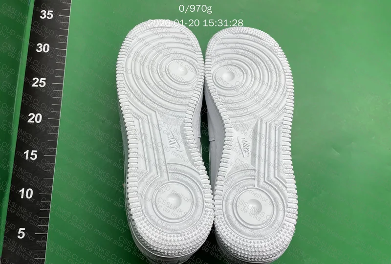 Air Force 1 Branco de 25 reais uau