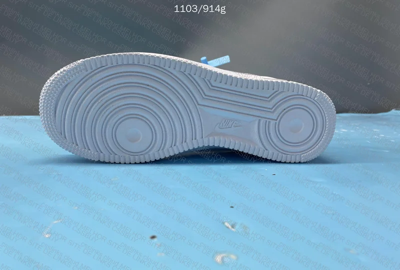 Air Force 1 with Photo Not from Telescope 9