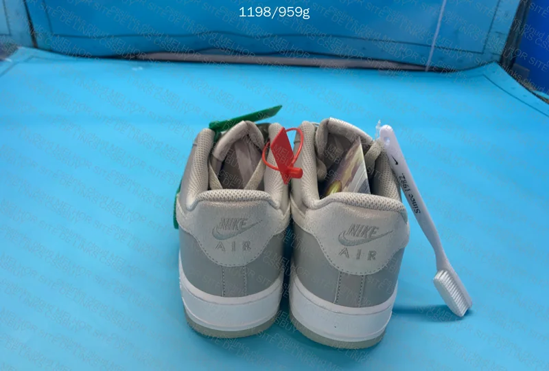 Air Force 1 Light Bone 4