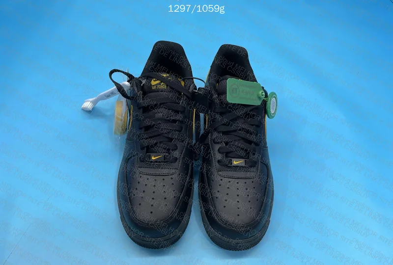 Air Force 1 Low '07 "Ballistic Mesh Black University Gold" 2