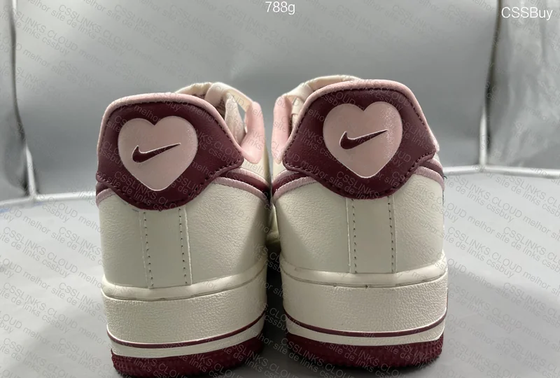 Air Force 1 Low 'Valentine's Day 2023' 4