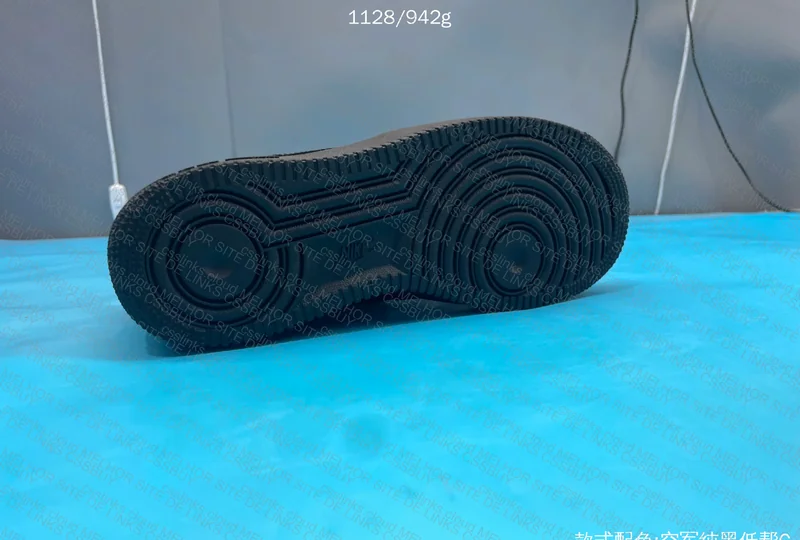 Black Air Force 1 4