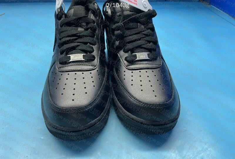 Black Air Force 1 4