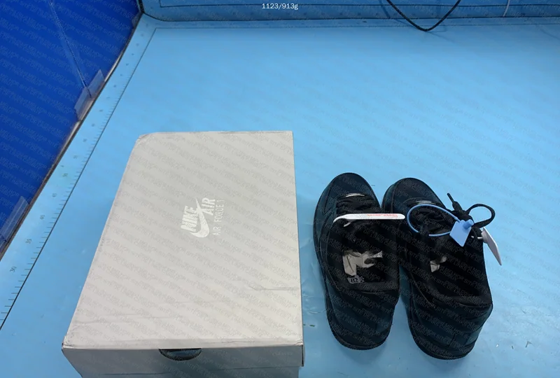 Black Air Force 1 (AF1)