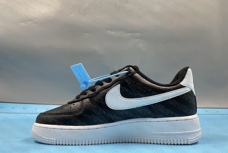 Black and White Air Force 1 4