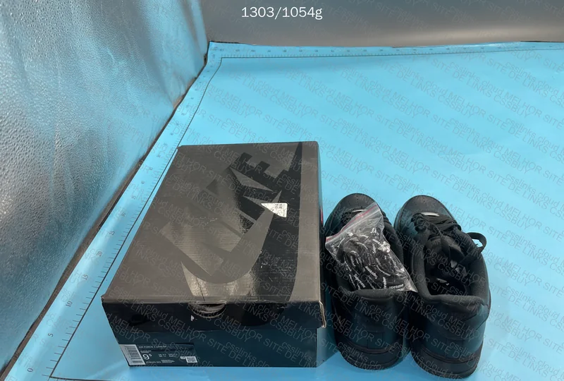 Black Air Force 1 Supreme 3