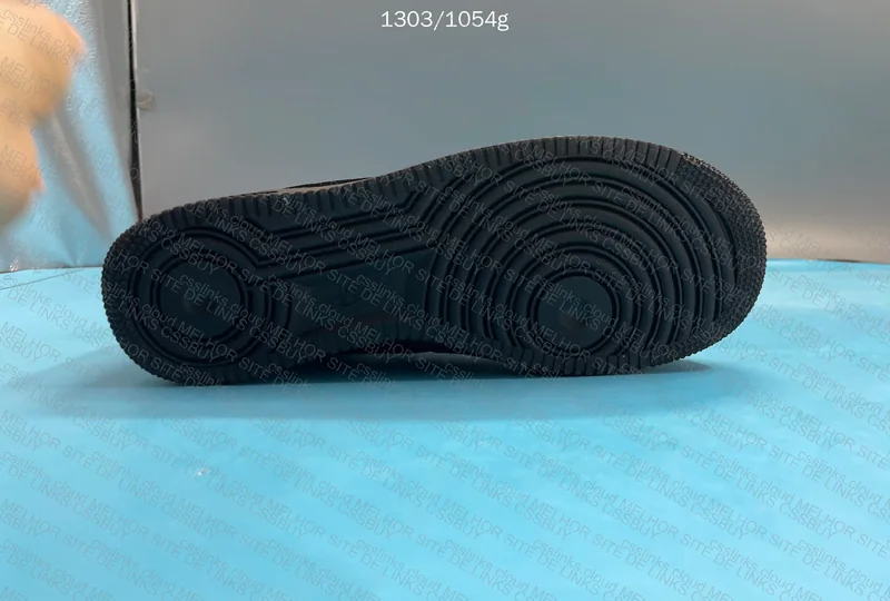 Black Air Force 1 Supreme 5