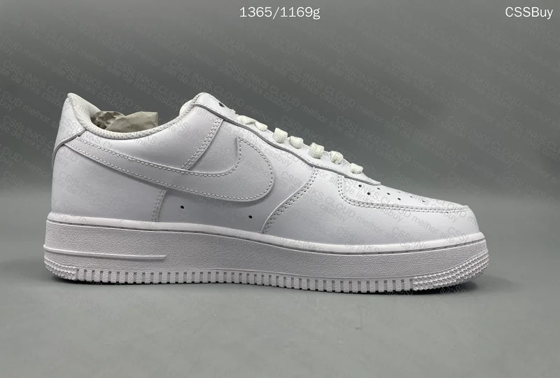 Air Force 1 (First Purchase, Seems Crooked) 4