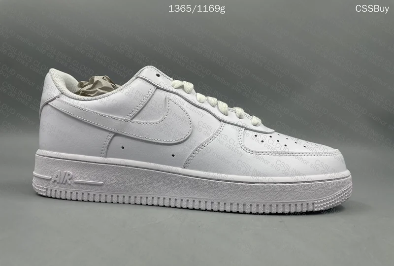 Air Force 1 (First Purchase, Seems Crooked) 8