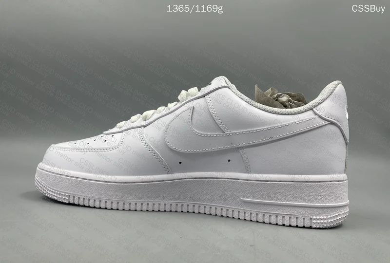 Air Force 1 (First Purchase, Seems Crooked) 9
