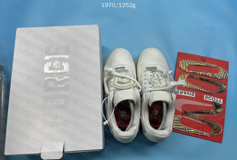 Air Force 1 Travis