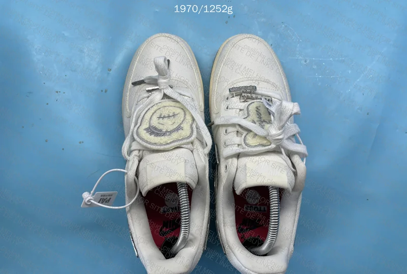 Air Force 1 Travis 2