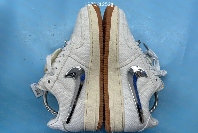 Air Force 1 Travis 3