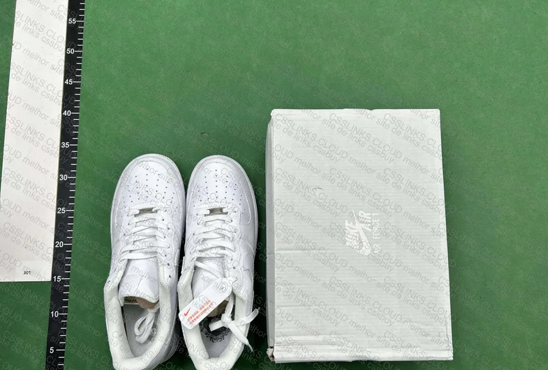Air Force 1 Triple White (No Batch)