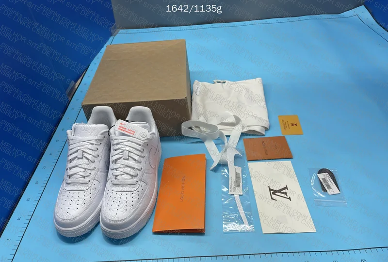 Air Force 1 x LV 8