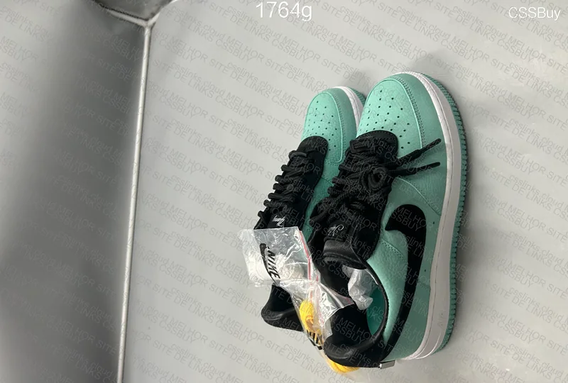 Air Force 1 x Tiffany & Co 'Friends and Family' 7