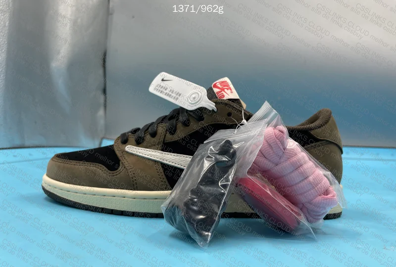Air Jordan 1 LOW Travis Scott 3
