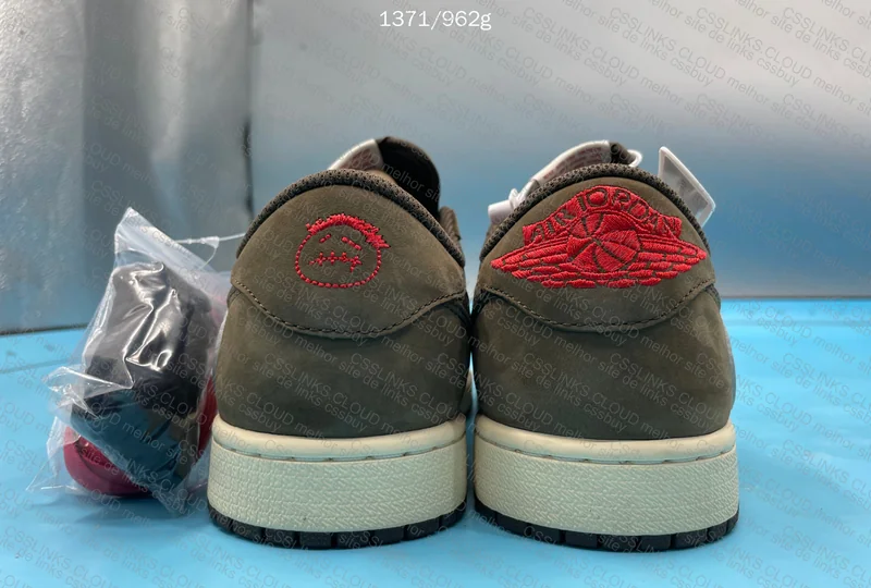 Air Jordan 1 LOW Travis Scott 5
