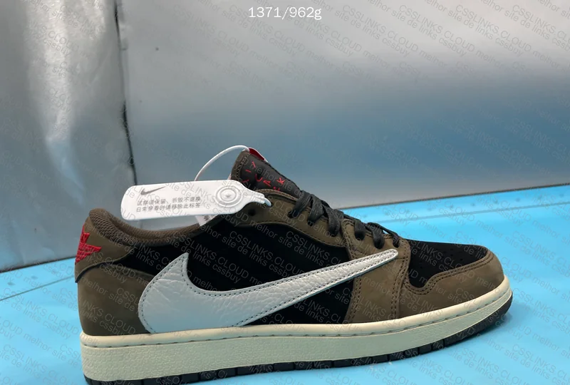 Air Jordan 1 LOW Travis Scott 8