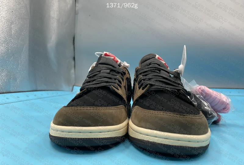 Air Jordan 1 LOW Travis Scott 9