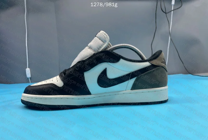 Air Jordan 1 Mocha LJR 10