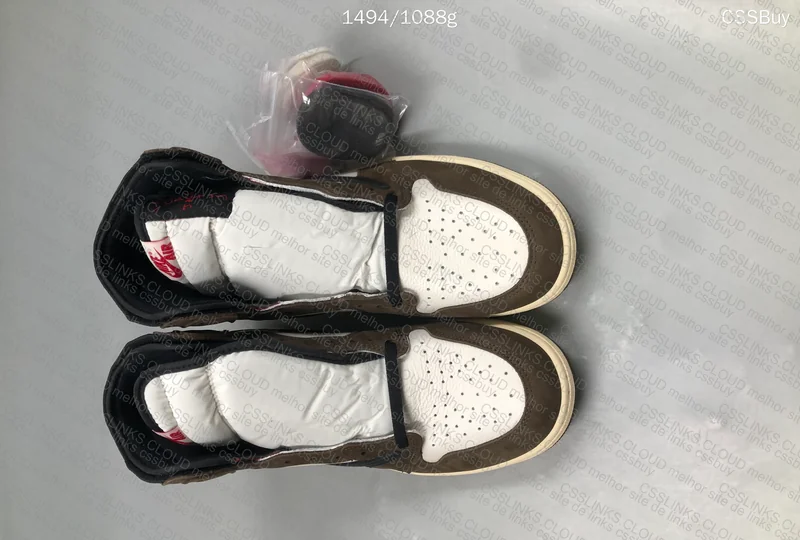 Air Jordan 1 Travis Scott 3