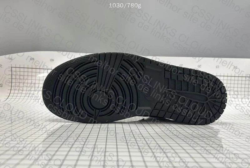 Air Jordan 1 4