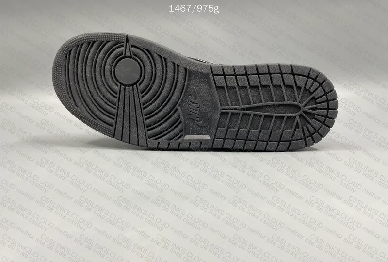 Air Jordan 1 Black Phantom 3
