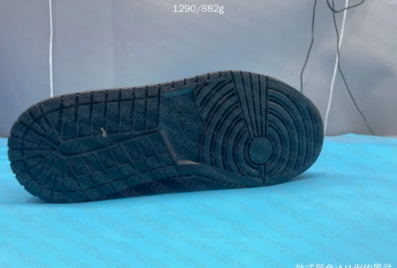 Air Jordan 1 Black Phantom 4