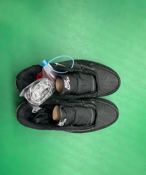 Air Jordan 1 Black Phantom Travis Scott 2