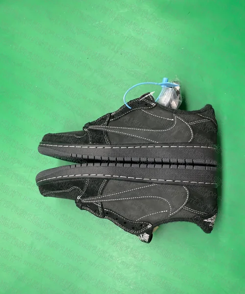 Air Jordan 1 Black Phantom Travis Scott 3