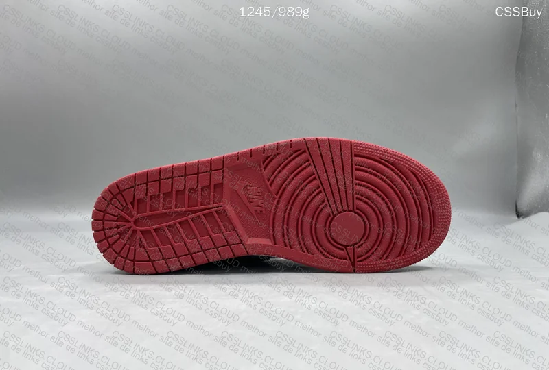 Air Jordan 1 Black Toe 10