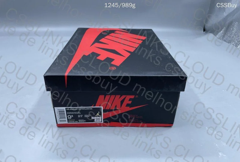 Air Jordan 1 Black Toe 11