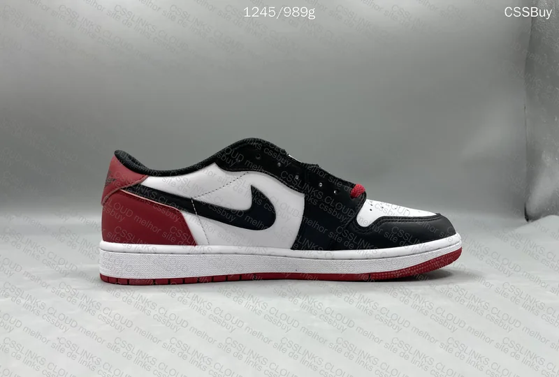 Air Jordan 1 Black Toe 4