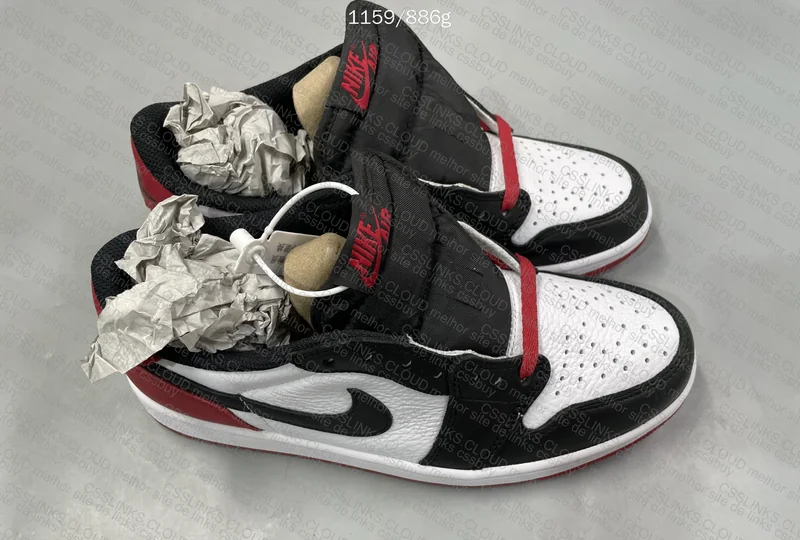 Air Jordan 1 (Black Toe)