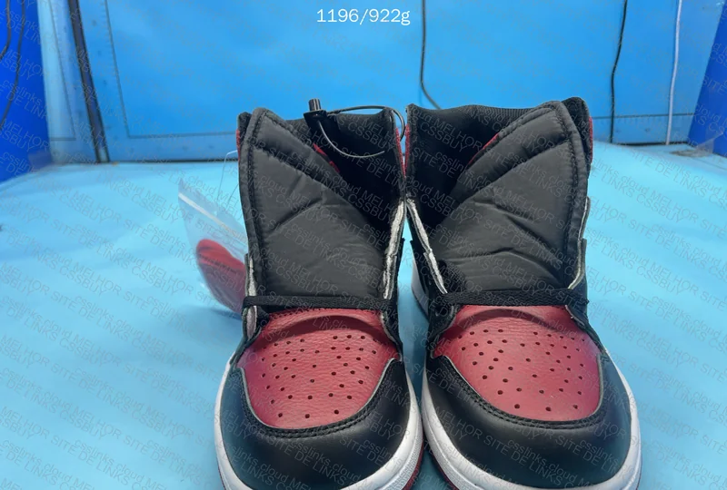 Air Jordan 1 Bred Toe 4