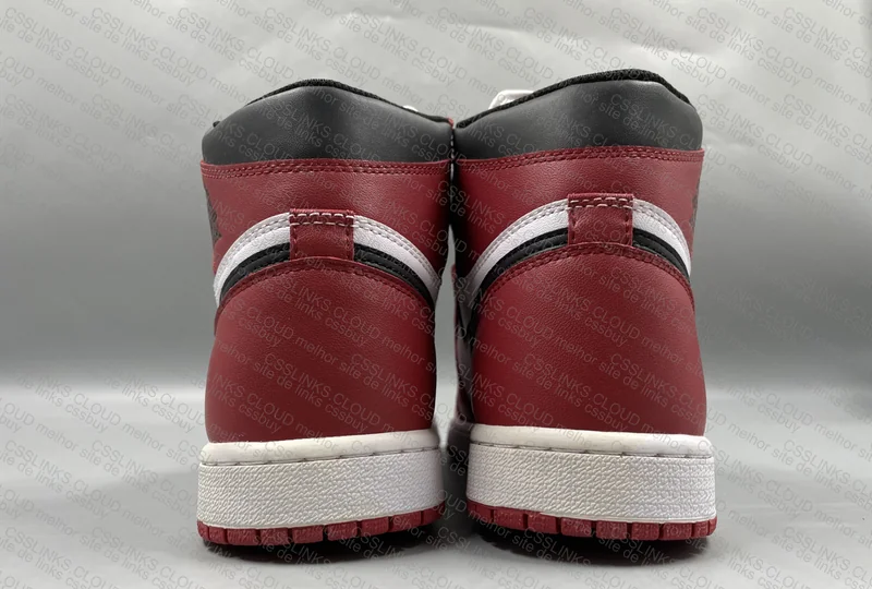 Air Jordan 1 Chicago 2