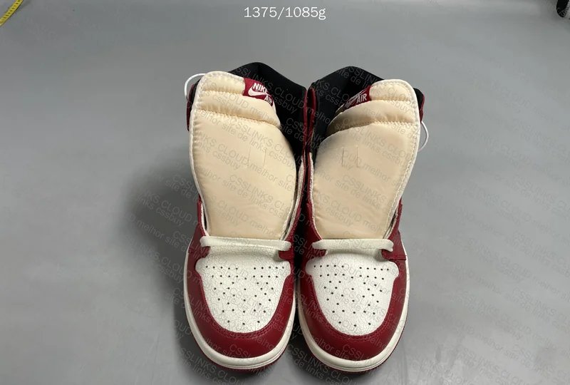 Air Jordan 1 Chicago Retro