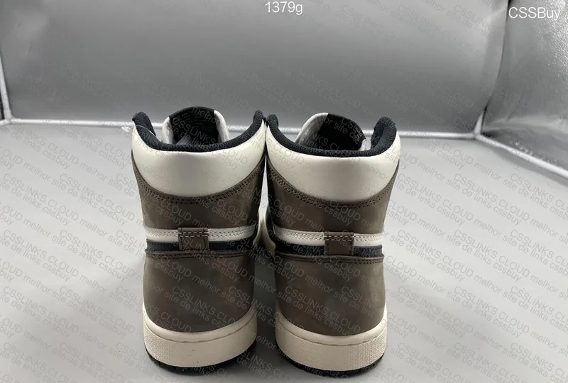 Air Jordan 1 Dark Mocha 2