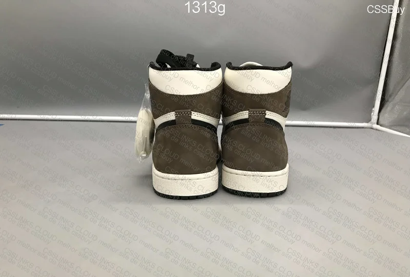Air Jordan 1 Dark Mocha 4