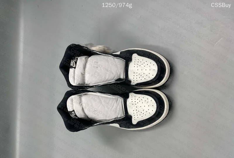 Air Jordan 1 Dark Mocha