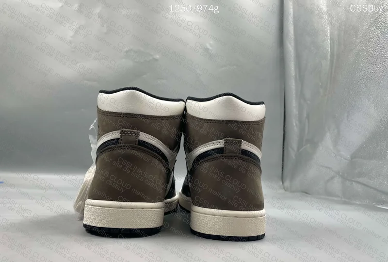 Air Jordan 1 Dark Mocha 3
