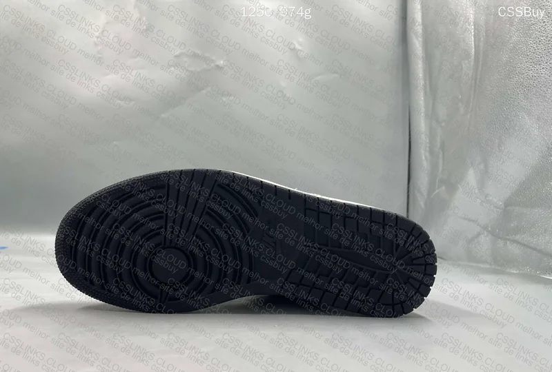 Air Jordan 1 Dark Mocha 8