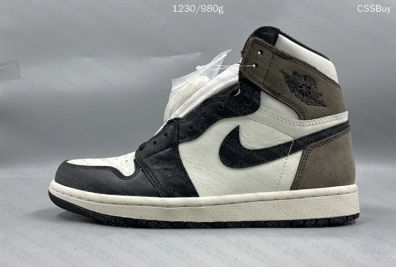 Air Jordan 1 Dark Mocha 3