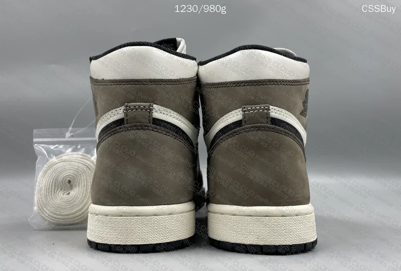 Air Jordan 1 Dark Mocha 4